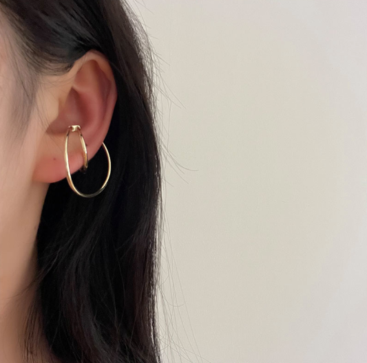 Hooping Ear Cuff