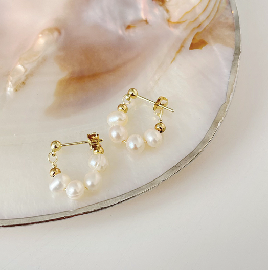 Natural Freshwater Pearl  Earring